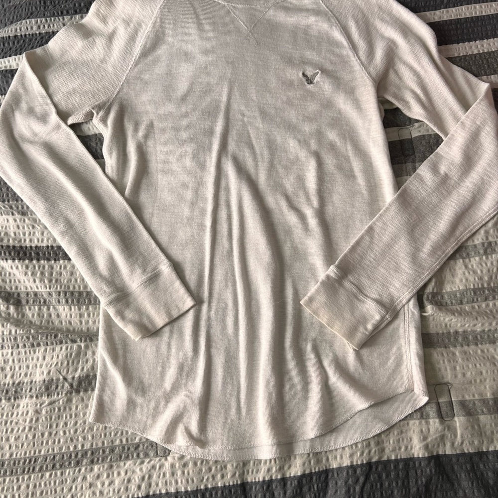 American Eagle Outfitters Off-White Long Sleeve Tee